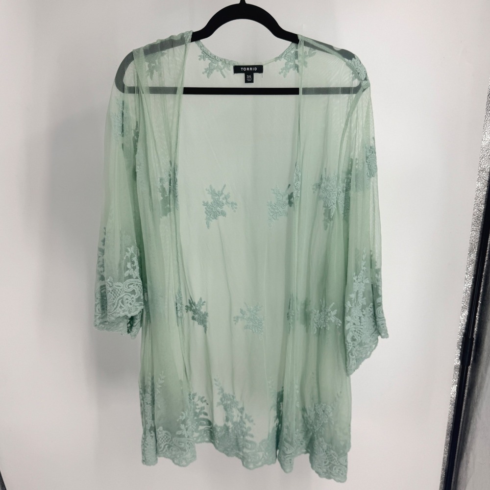 Torrid Sage Green Floral Embroidered Sheer Mesh Kimono 3/4 Sleeve 3X Whimsy Boho